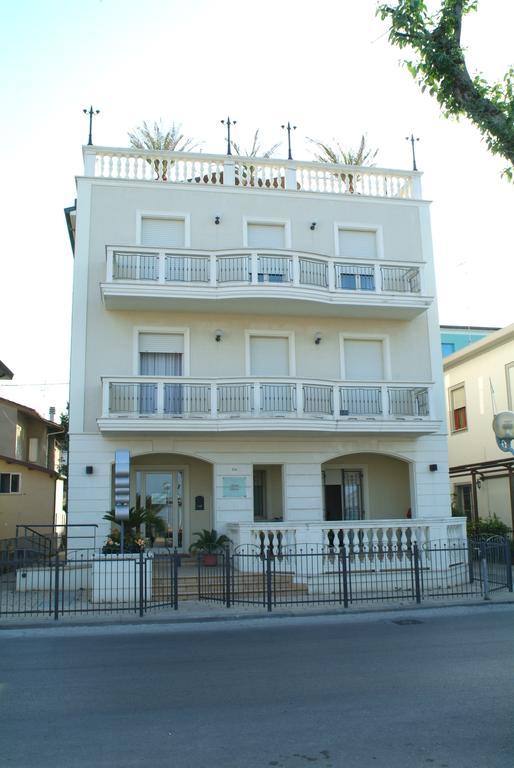 Residenza Mediterranea Apartments Rimini Exterior foto